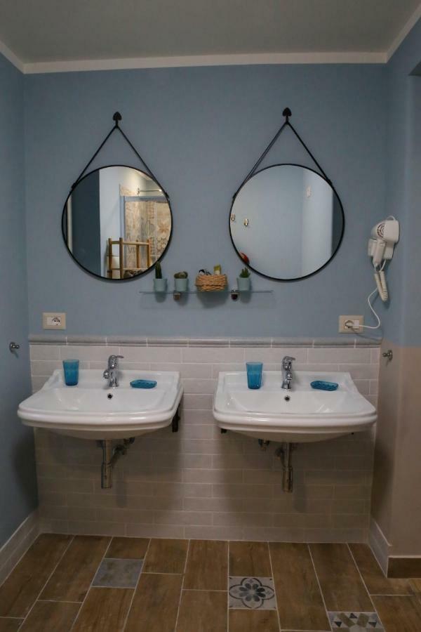 Bed and Breakfast Beb Binario39 Nápoles Exterior foto