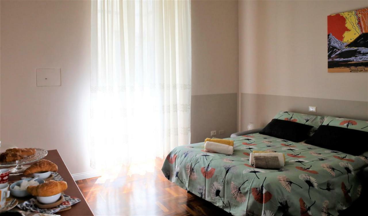 Bed and Breakfast Beb Binario39 Nápoles Exterior foto